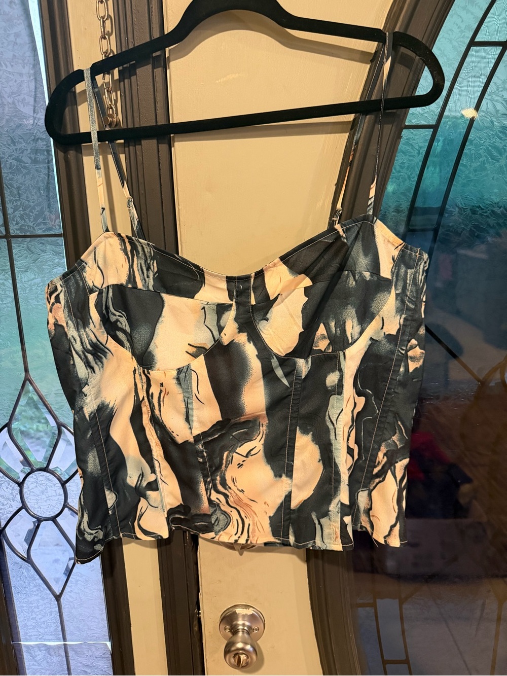 PrettyLittleThing Marble-Print Spaghetti Strap Crop Top - Black & Cream